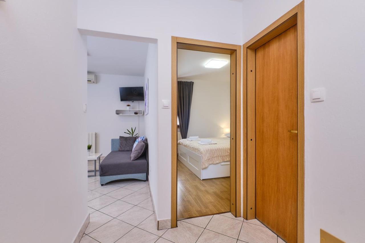Apartment Budinic マリ・ロシニュ エクステリア 写真