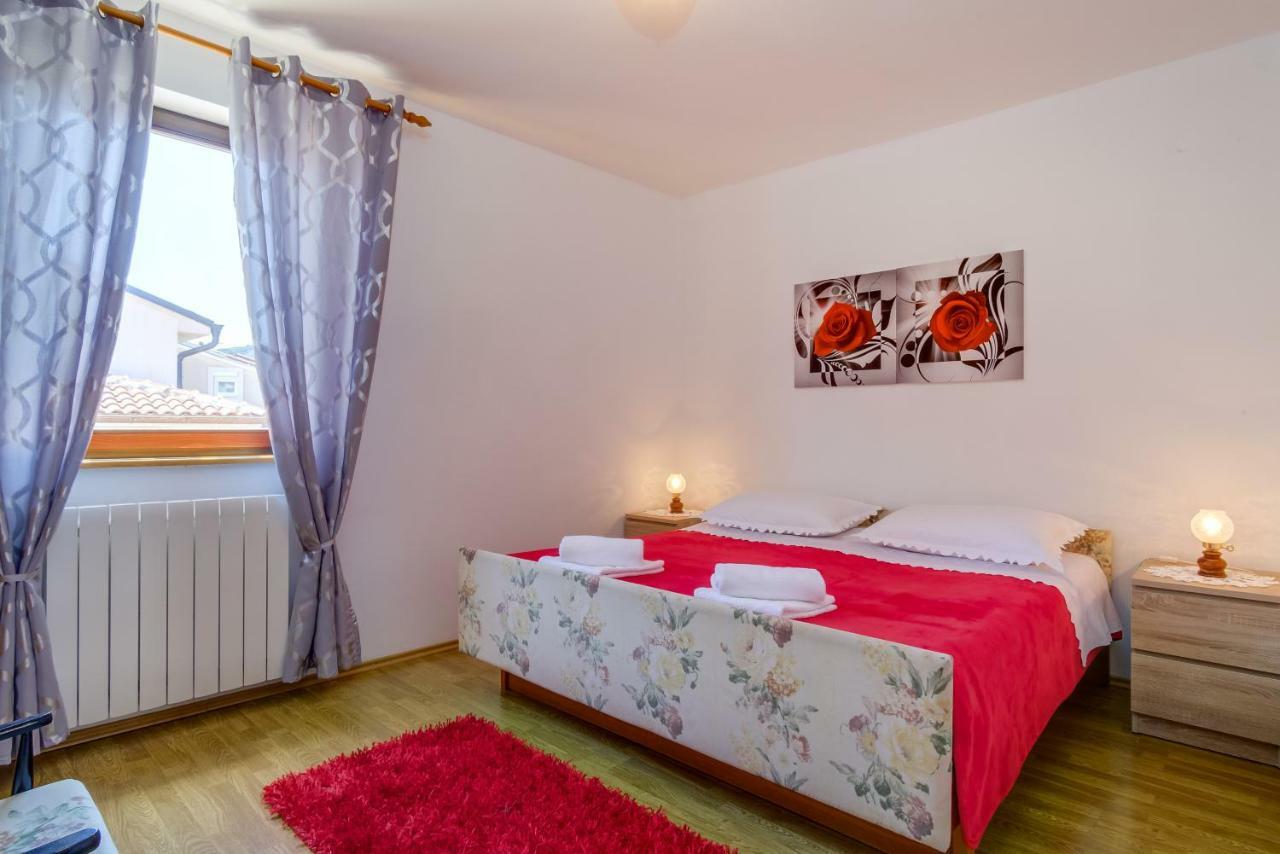 Apartment Budinic マリ・ロシニュ エクステリア 写真